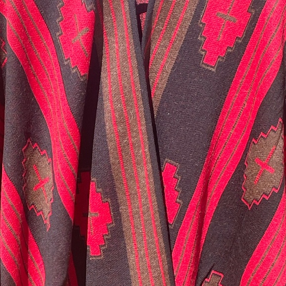 NWOT Alpaca Ruana, Navajo, Red/Black/Brown (One Size) - Picture 8 of 15